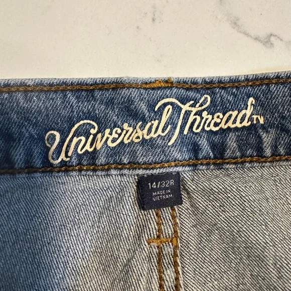 Universal Thread Med Wash Distressed Straight Raw Hem Jeans 14/32R - Picture 3 of 8